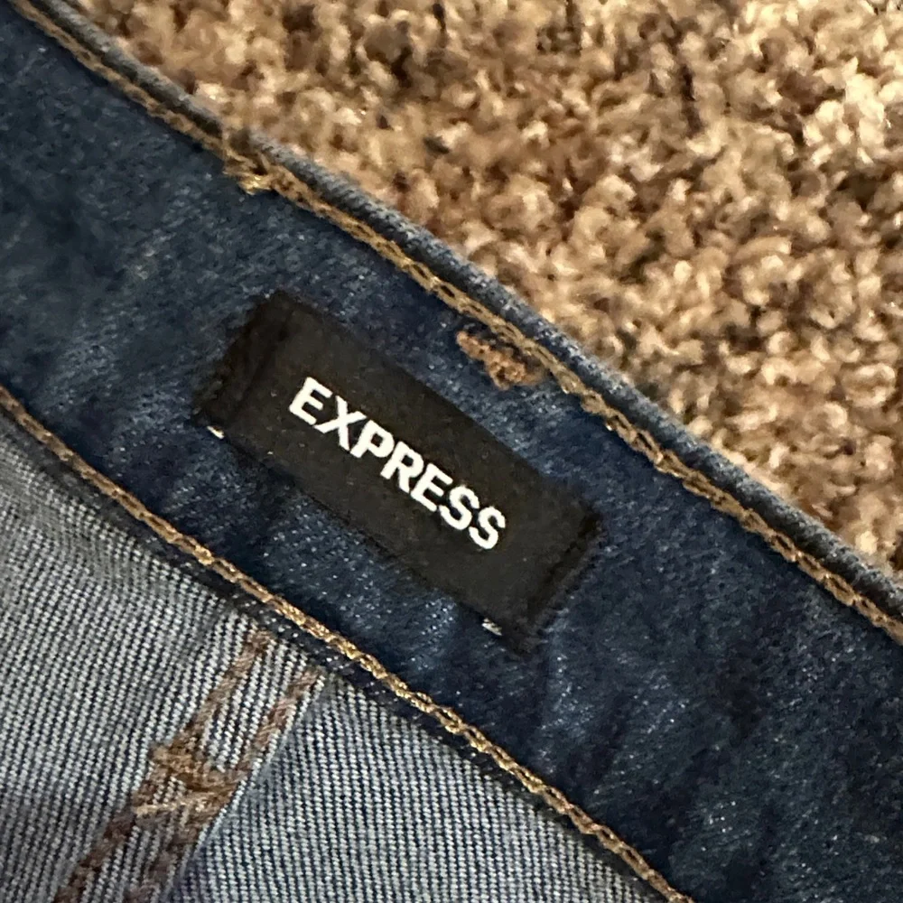 Express Classic Blue Jeans - Picture 10 of 10